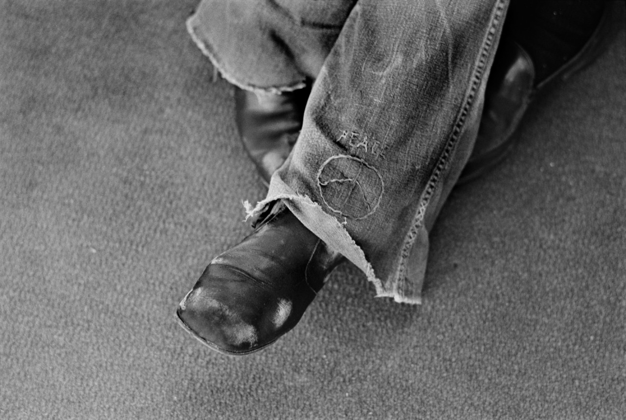 PEACE SIGN ON DENIM